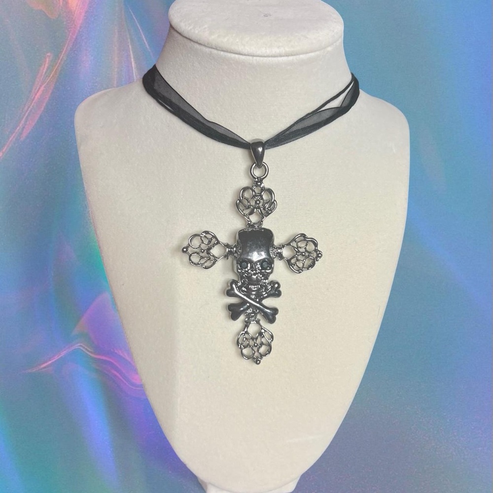 Silver Skull Cross Pendant Necklace - Picture 2 of 2